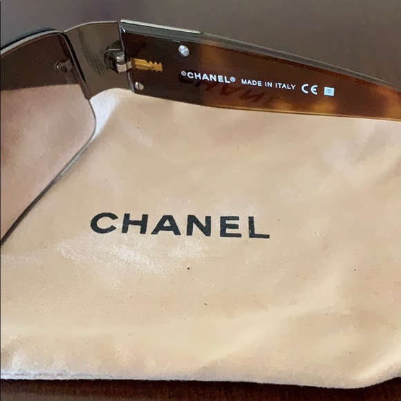 Chanel Sunglasses with rhinestones - Picture 5 of 8